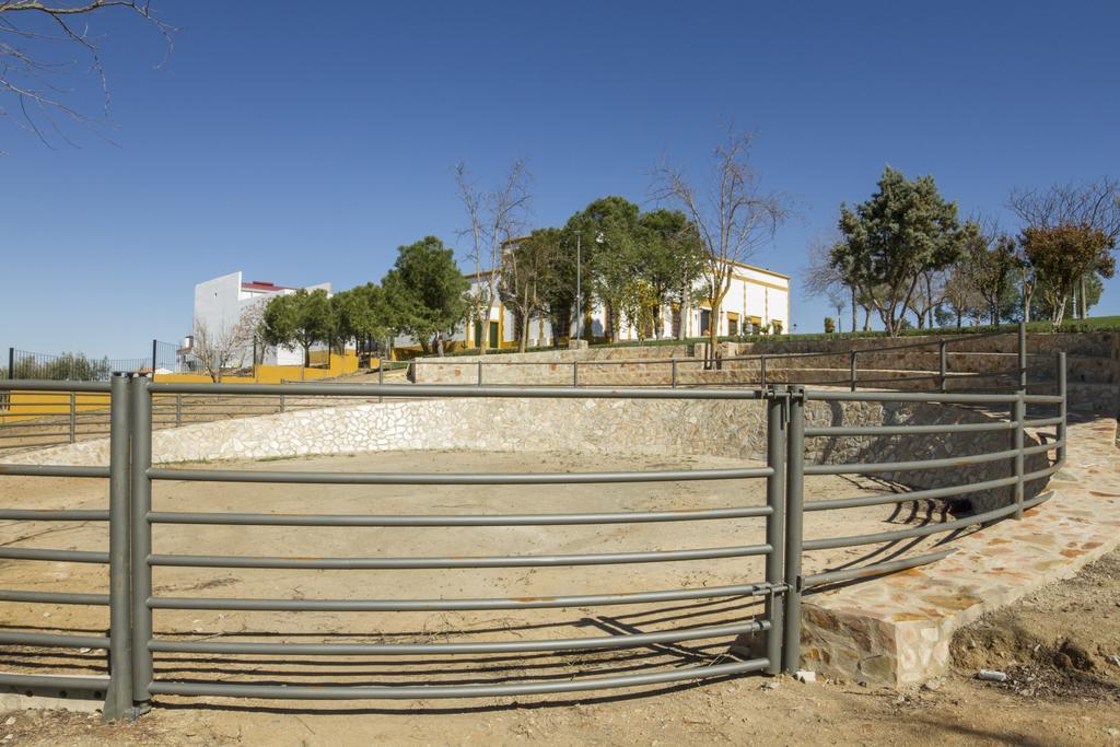 Hotel Bodega El Moral Ribera del Fresno Esterno foto