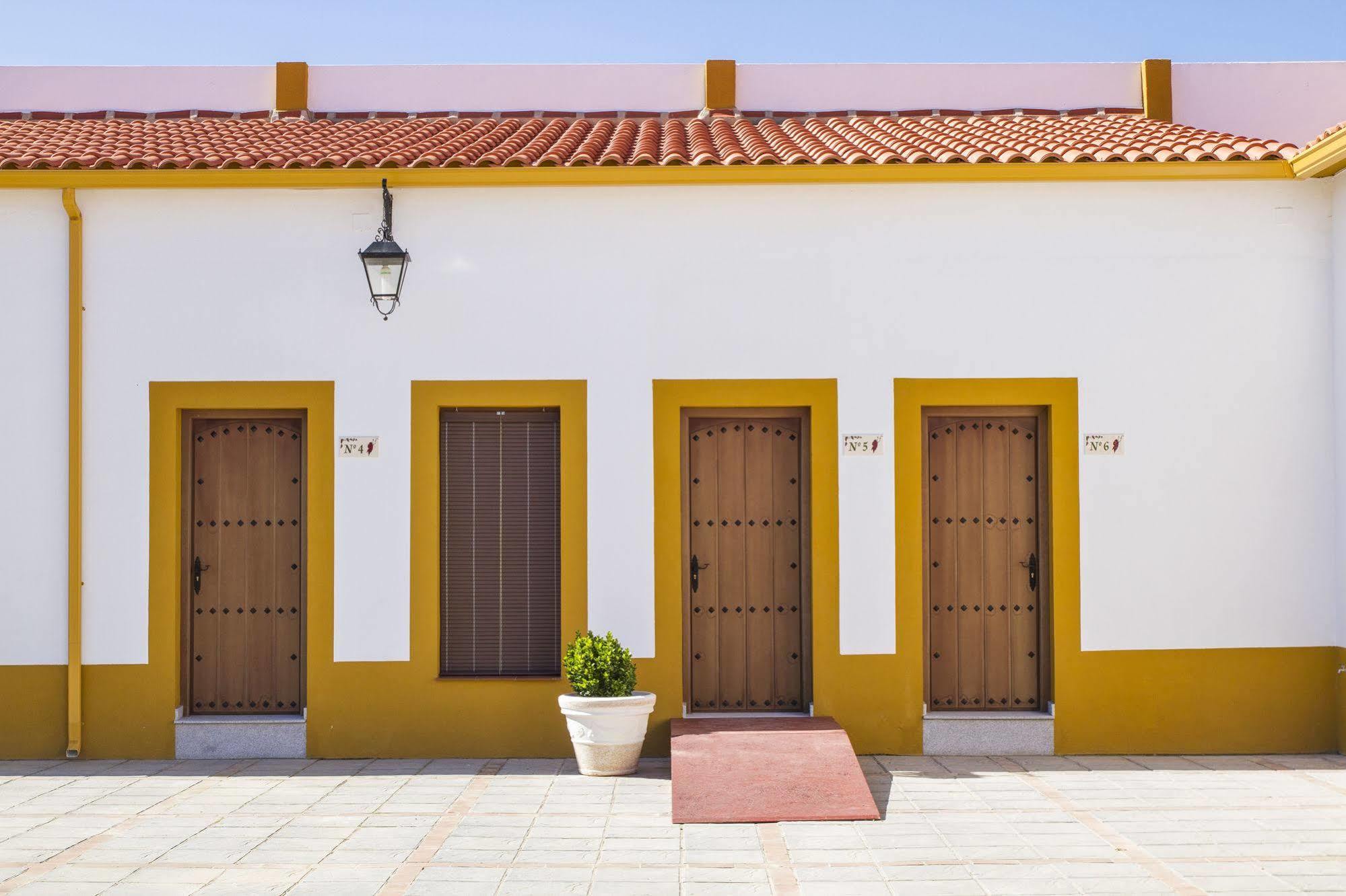Hotel Bodega El Moral Ribera del Fresno Esterno foto